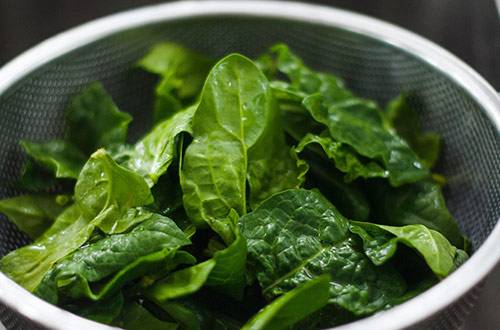 fresh washed spinach
